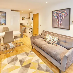 Host & - Mowbray Harrogate