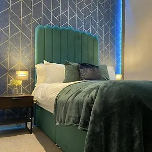 The Law House By The Opulence - Free Centre Parking Bradford (West Yorkshire)